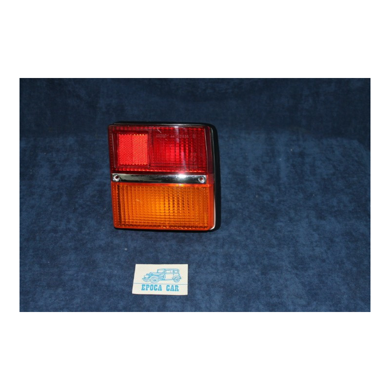 A112 1°S.  REAR RIGHT TAILIGHT  BLACK BOARD  ARIC