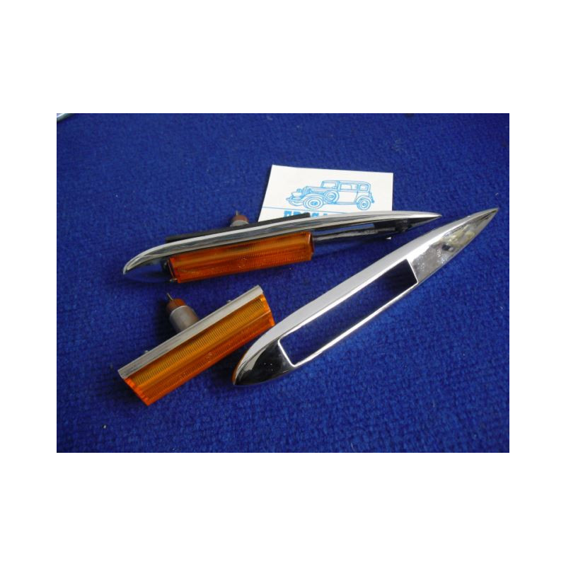 FANALINI FRECCE LATERALI CON PROFILO CROMATO
