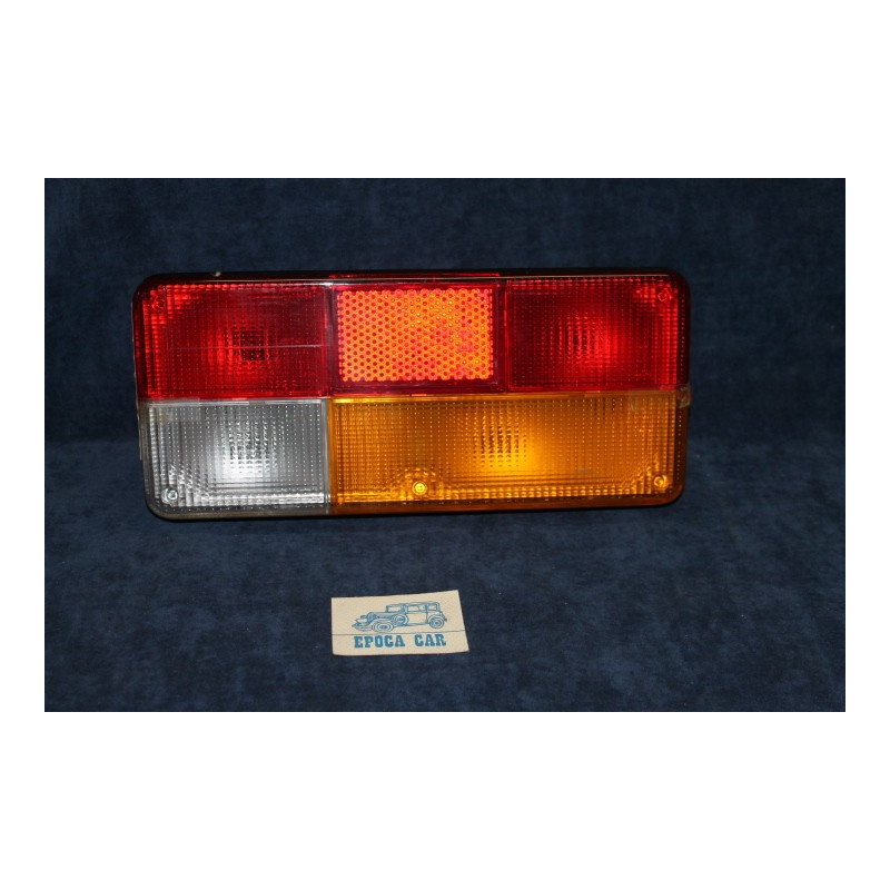 ALFETTA BN 2000   FANALINO POST DX  (PLASTICA LISCIA)   OLSA