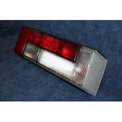 ALFA 33   FANALINO POST. DX (FRECCIA BIANCA)    ALTISSIMO