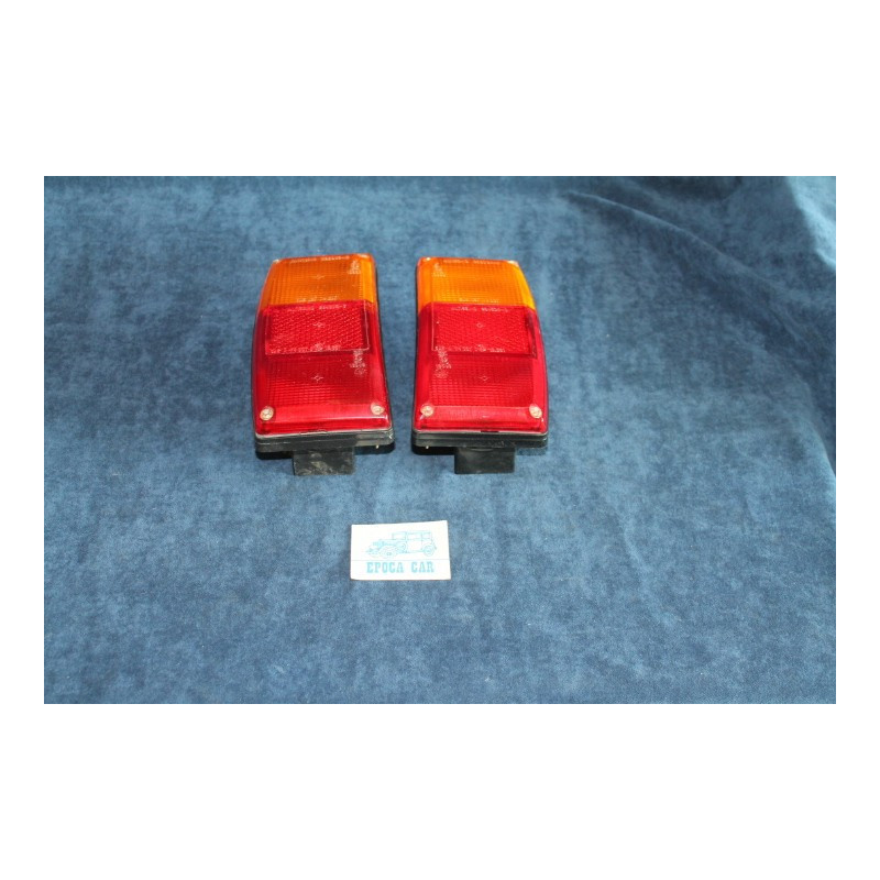 131 FAMILIARE   COPPIA FANALINI POST. BORDO NERO    ALTISSIMO