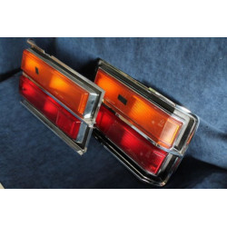 130 BERLINA  COPPIA FANALINI POSTERIORI IN BUONO STATO    STARS