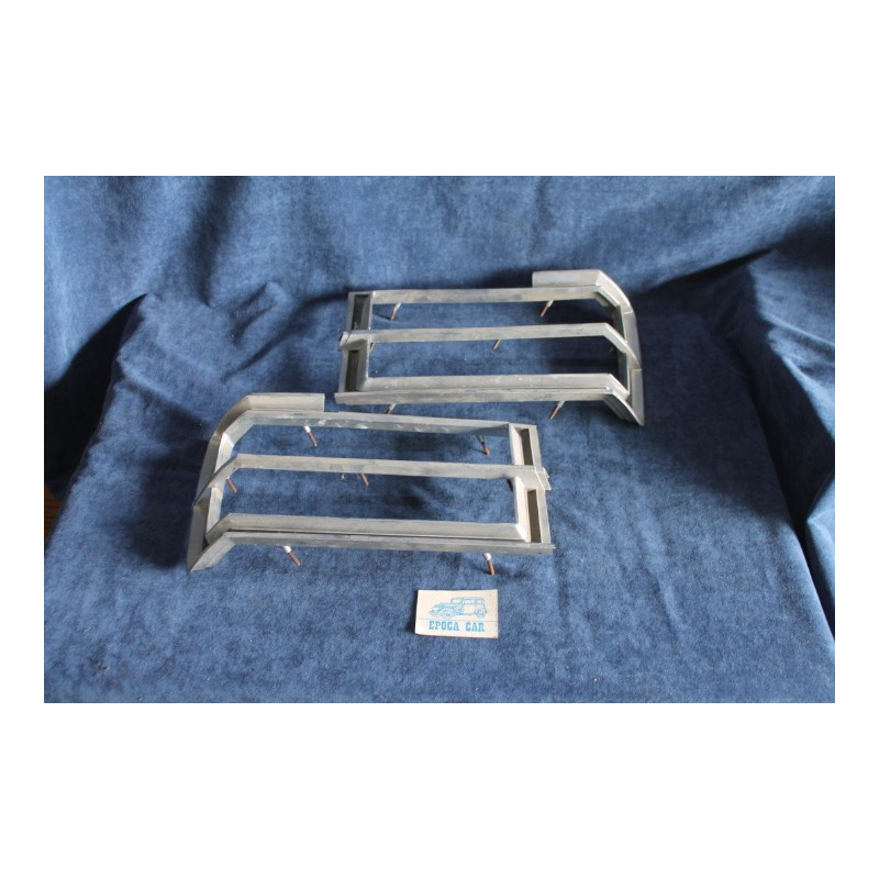 130 SEDAN  PAIR FRAMES FOR REAR LIGHTS   CROMODORA