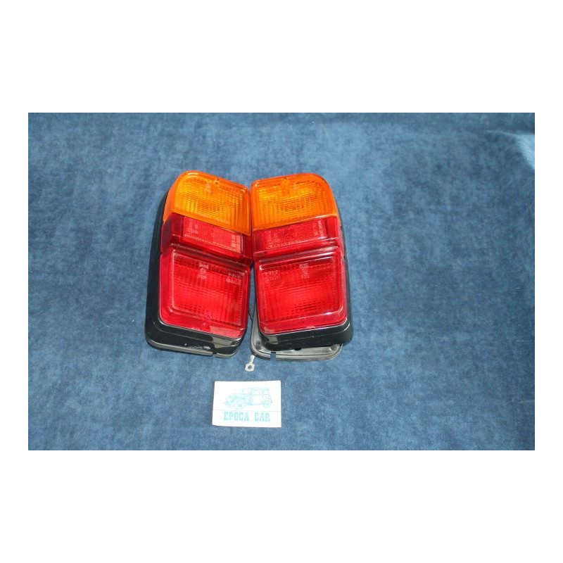 128 FAMILIARE   COPPIA FANALINI POST. BORDO NERO    ALTISSIMO