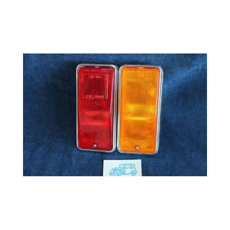 125 1°S  REAR RIGHT LIGHT   LEART