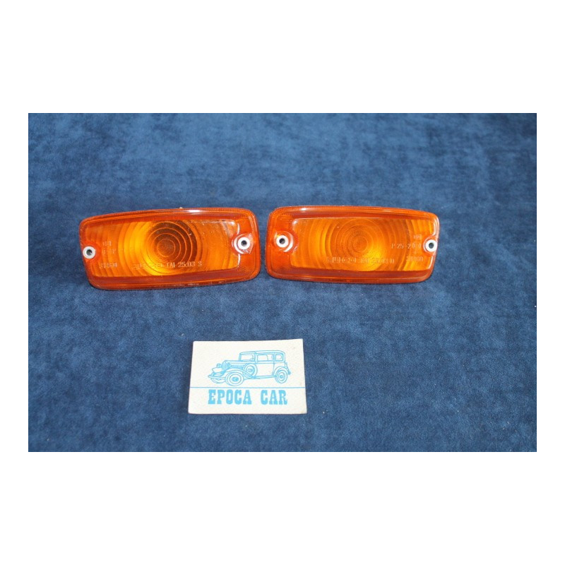 850 SEDAN  PAIR FRONT ORANGE LIGHTS   AUCO