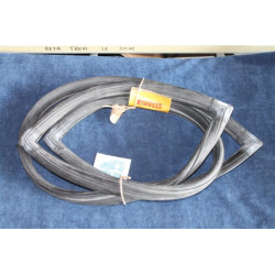 ALFETTA 1.6 1.8  REAR GLASS SEAL PIRELLI 2283/1 NOS