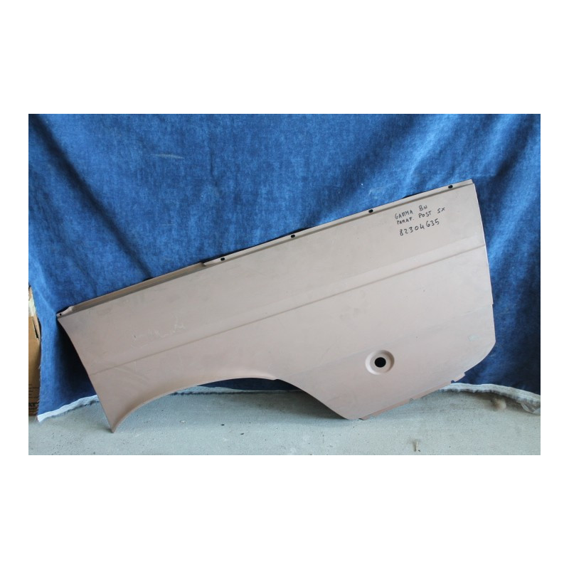 LANCIA GAMMA BERLINA PARAFANGO POSTERIORE DX COD 82304635