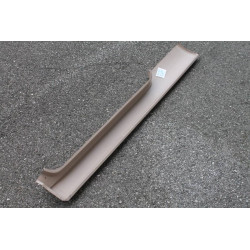 127 UNDER DOOR SILL RH