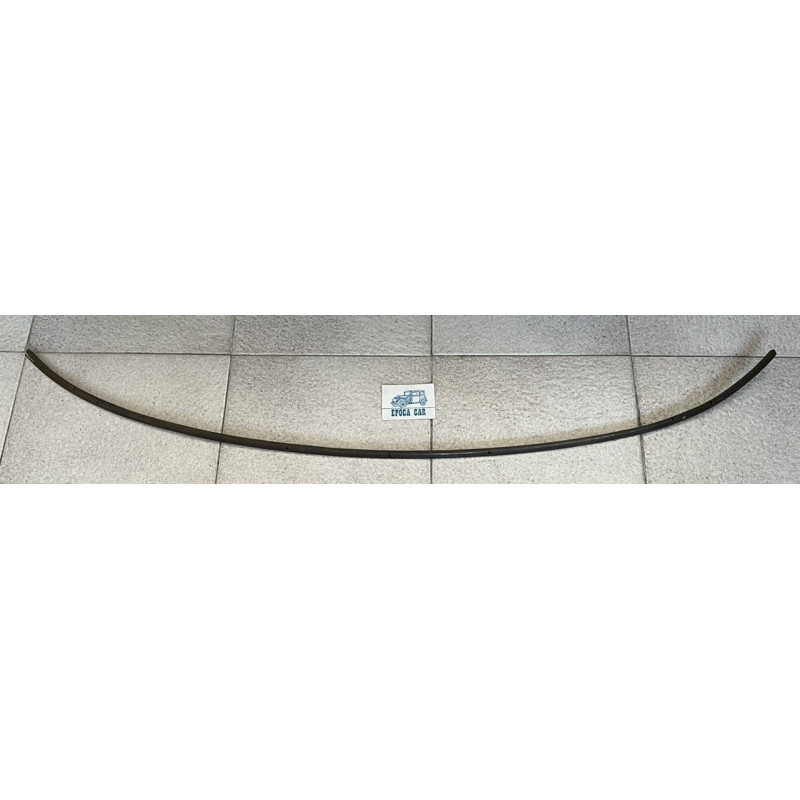 TRIM DOWN WINDSHIELD NEW TO CHROME