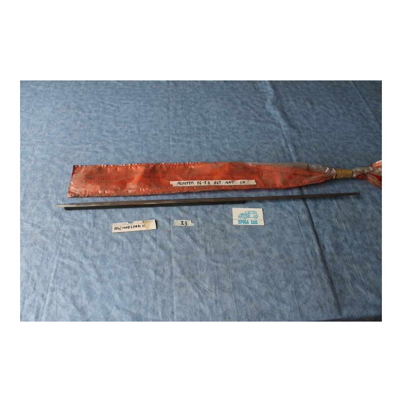 1.6 - 1.8 PROFILO RASCHIAVETRO ANTERIORE SX ESTERNO AR 116086002110