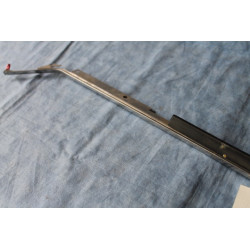 1.6 - 1.8 PROFILO RASCHIAVETRO POSTERIORE ESTERNO DESTRO  116086004810