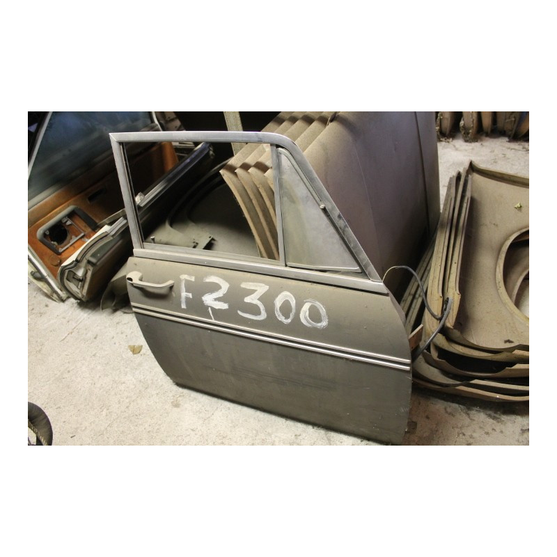 FIAT 1500 L-1800-2100-2300 ?   FRONT RIGHT DOOR USED