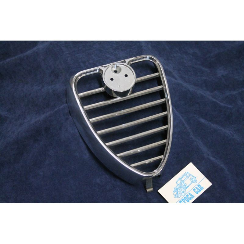 CENTRAL FRONT MASK 1750 sedan NOS