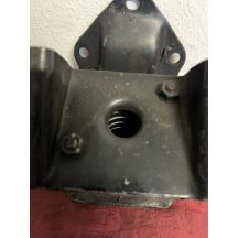 SUPPORTO MOTORE  COMPLETO  DI MOLLA E STAFFA CAD. FIAT 1100 103  TV  E - 103 D - 103 H -1200 SERIE DOPO IL NUM DI TEL 437150