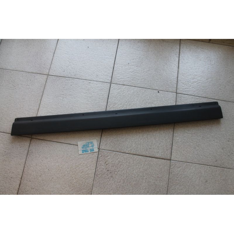 A 112  LEFT PLASTIC DOOR MUOLDING
