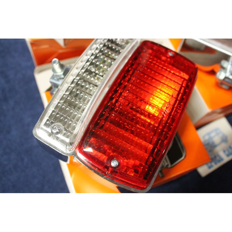 FANALE RETRONEBBIA + RETROMARCIA UNIVERSALE IN PLASTICA CROMATA