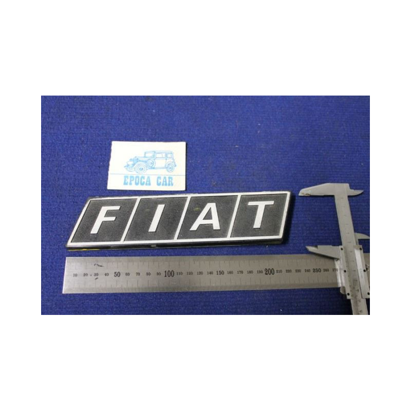 SCRITTA "FIAT"  SPESSORE 6 mm  IN PLASTICA