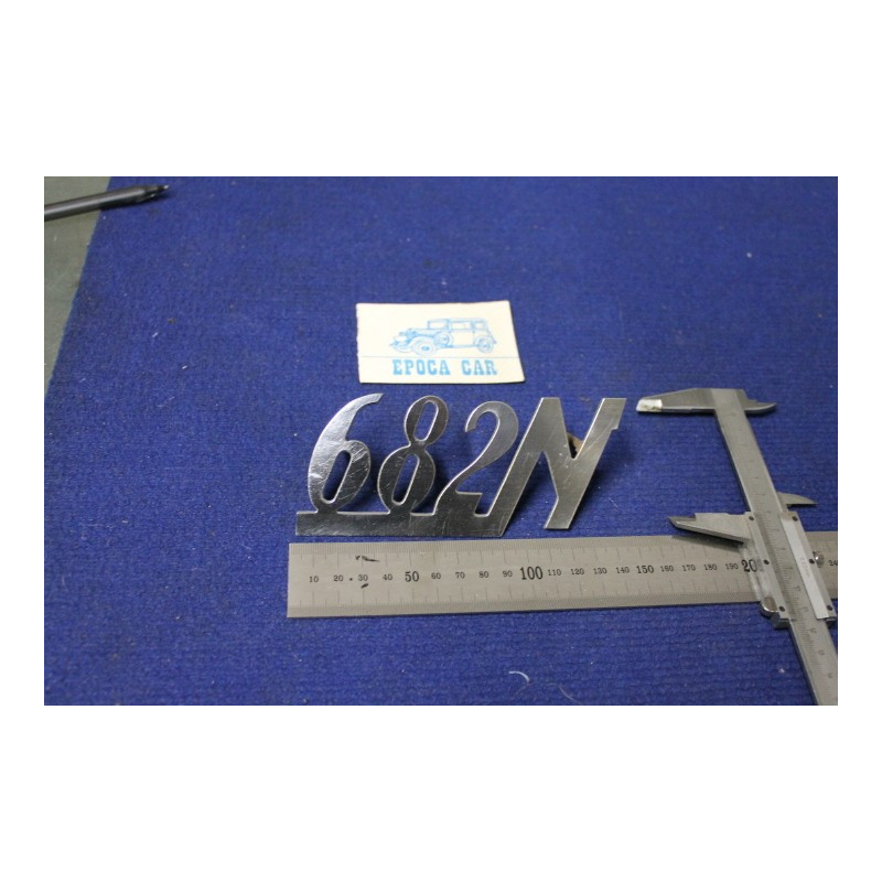 SCRITTA "682 N" METALLO CROMATO