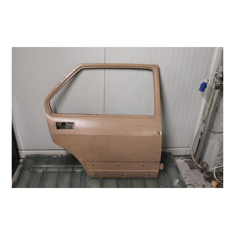 RIGHT POSERIOR DOOR (5977224 3 E)