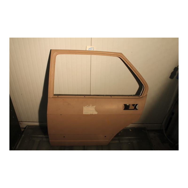 132  2000  LEFT POSTERIOR DOOR (4382878)