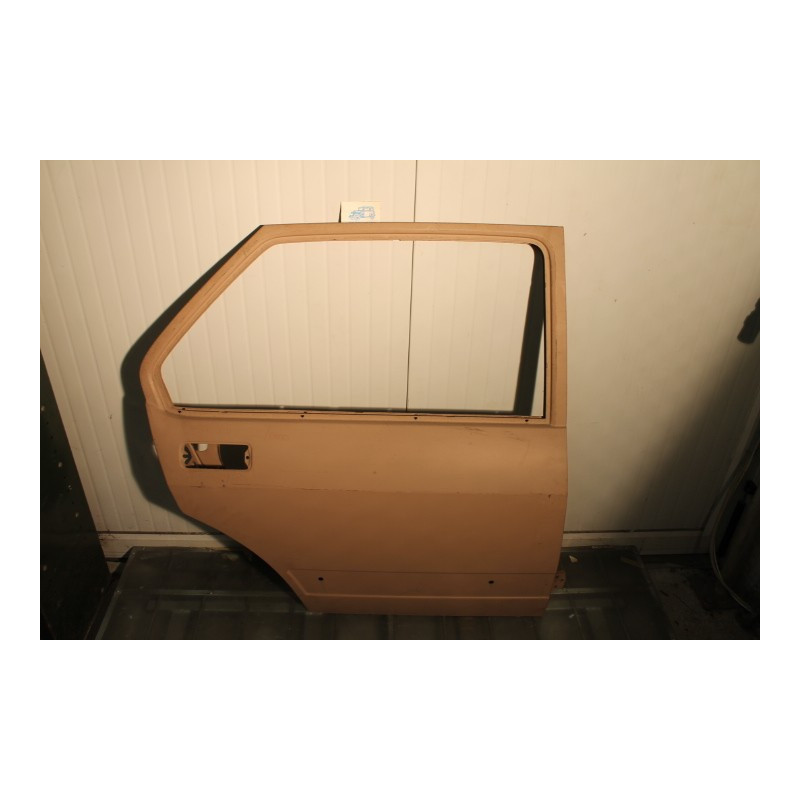 132  2000  RIGHT POSTERIOR DOOR (4382877)