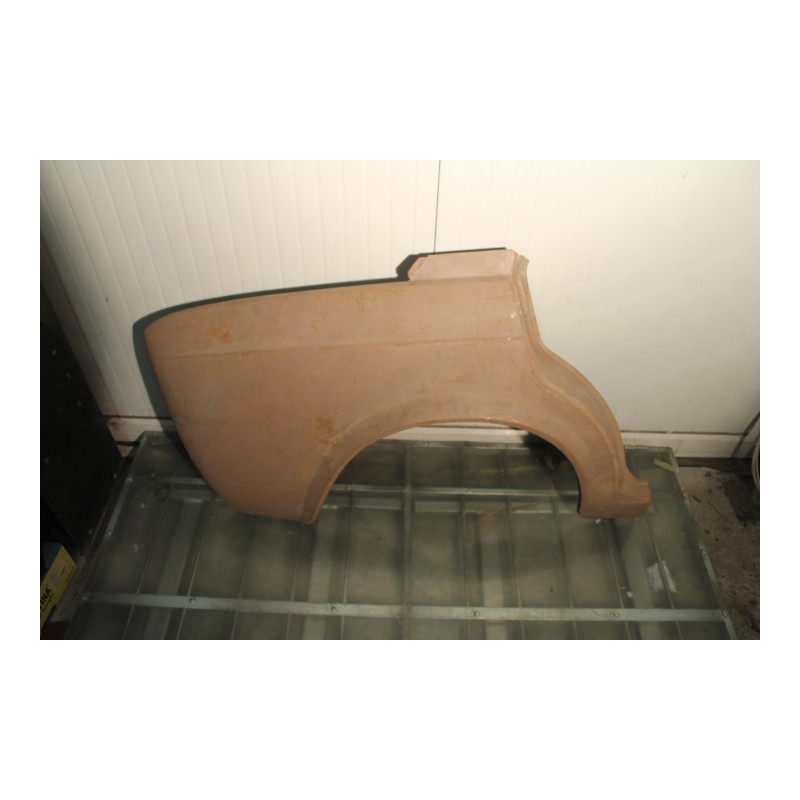 128  RIGHT POSTERIOR FENDER