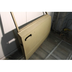 125  RIGHT FRONT DOOR (WITH HOLES)