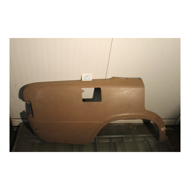 124 (SEAT)  RIGHT REAR FENDER