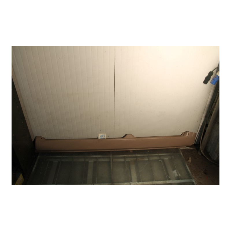 128 4 DOORS  LEFT  DOOR-SILL