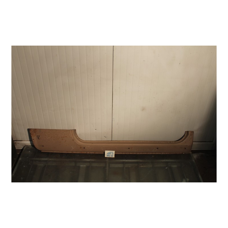 850  RIGHT DOOR SILL
