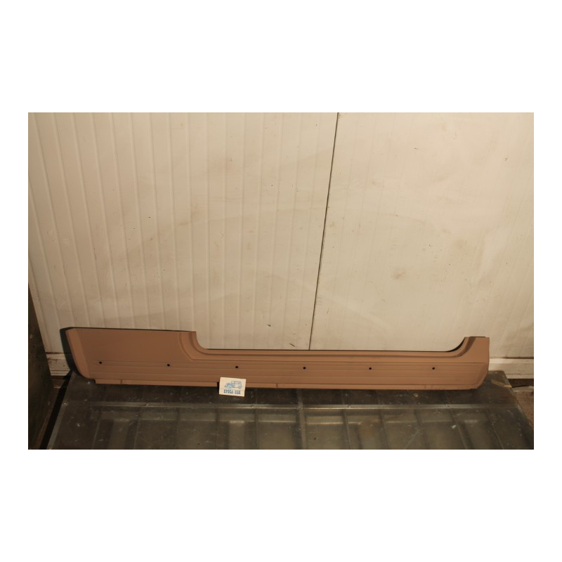 A 112  RIGHT DOOR-SILL (LONG TYPE WITH HOLES)