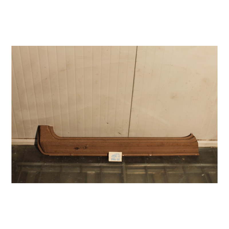 A 112  LEFT DOOR SILL (SHORT TYPE WITHOUT HOLES)