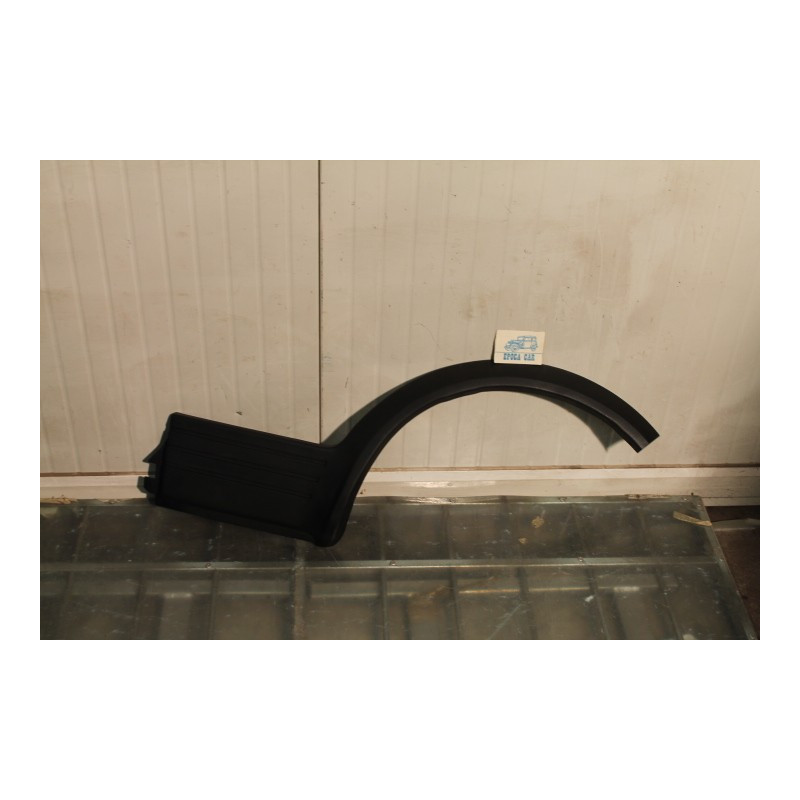 A 112 REAR LEFT PLASTIC FENDER MOLDING