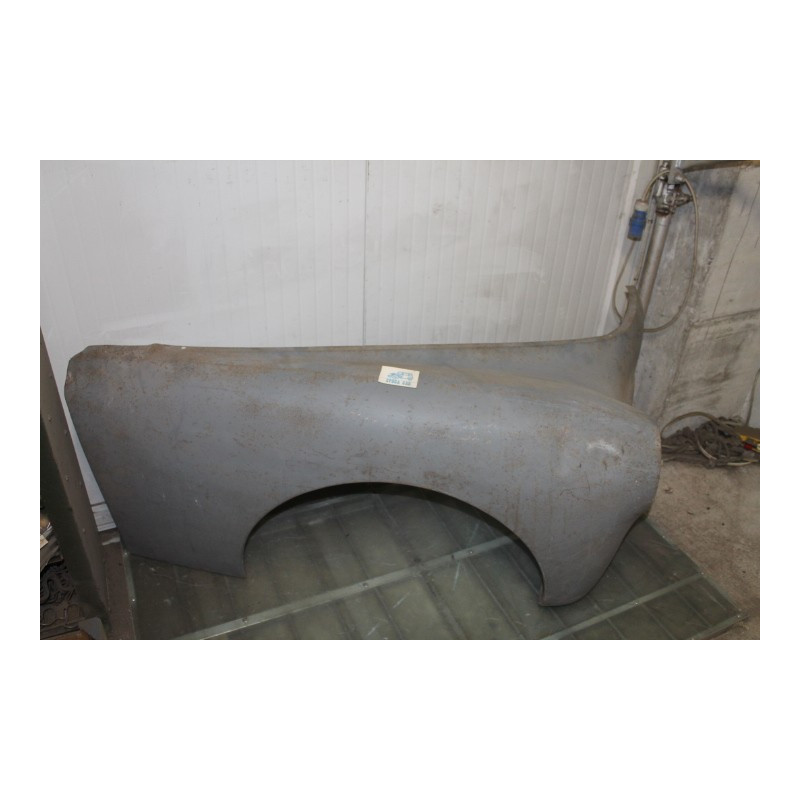 1900 SEDAN  FRONT RIGHT FENDER + HALF FRONT PANEL