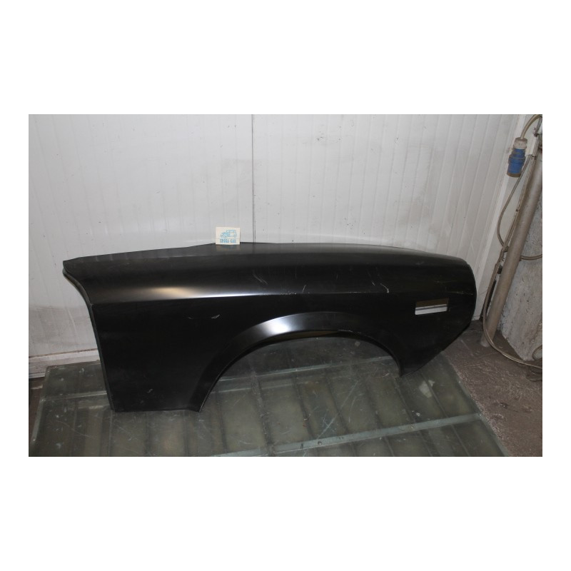 124 SPIDER FRONT RIGHT FENDER