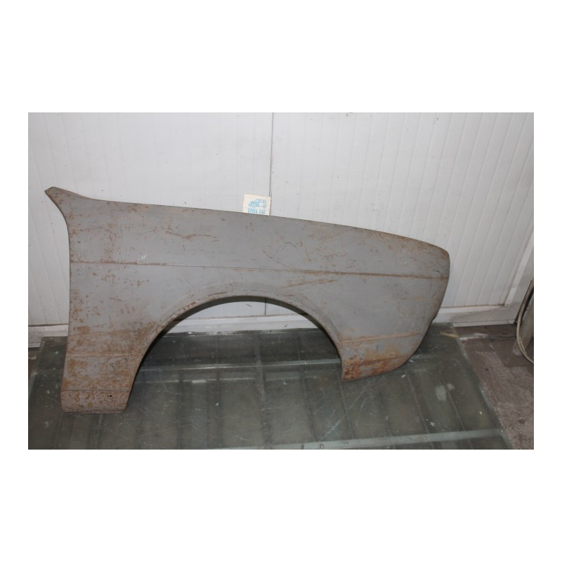ALFETTA GT 2500 ? FRONT FENDER RIGHT