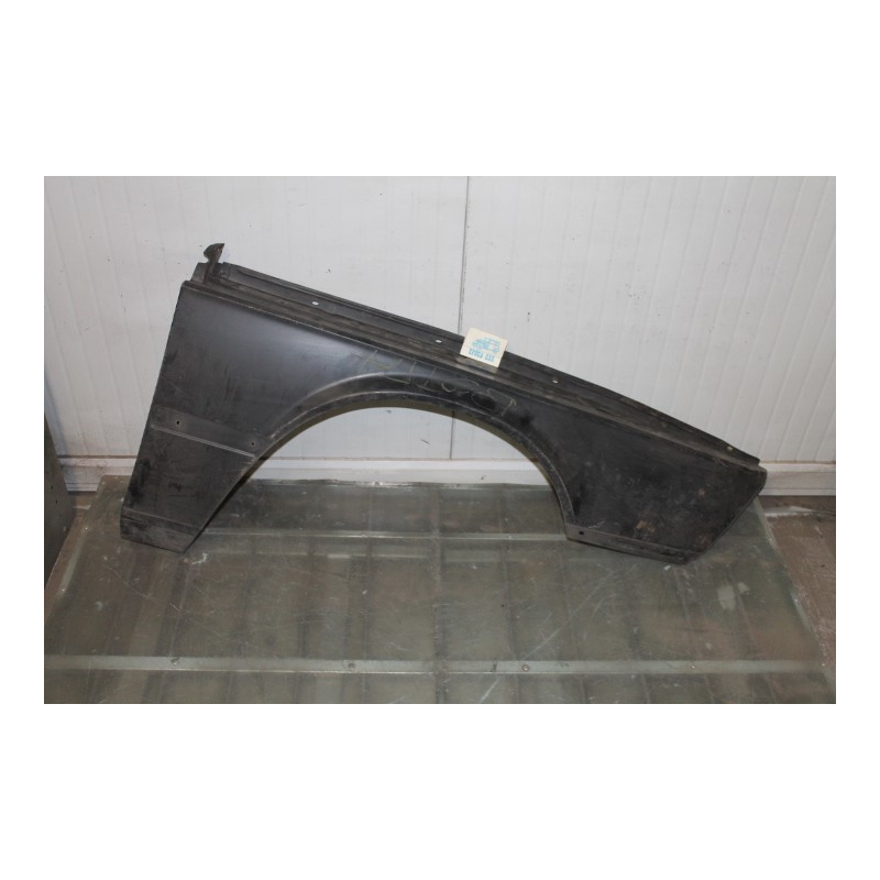 BMW 520  FRONT RIGHT FENDER