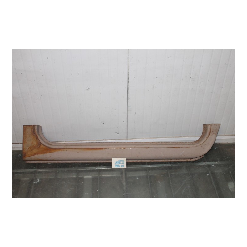 600 D  RIGHT DOOR-SILL