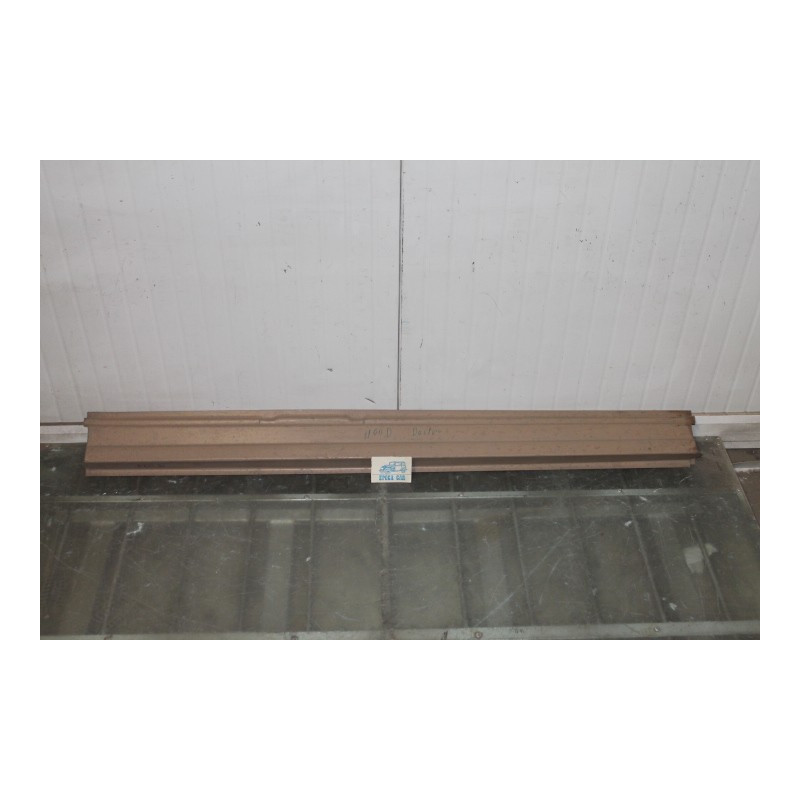 1100 D  RIGHT DOOR-SILL