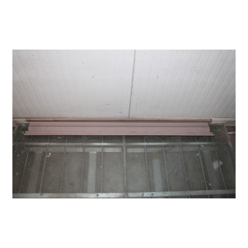 1100  103     RIGHT DOOR-SILL