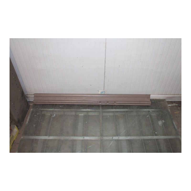 1100  103     RIGHT DOOR-SILL