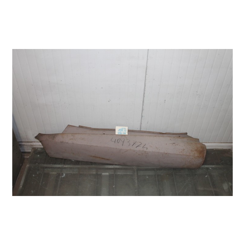 1100       UPPER FRONT RIGHT WING/FENDER