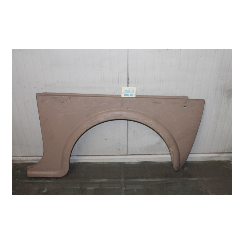 1100 D  RIGHT FRONT FENDER