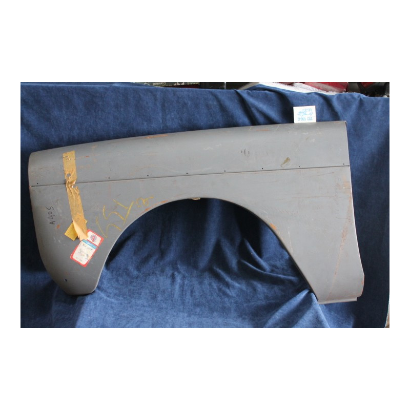 A 40 S   ORIGINAL  LEFT FRONT FENDER   332531 (A LITTLE DENT) 